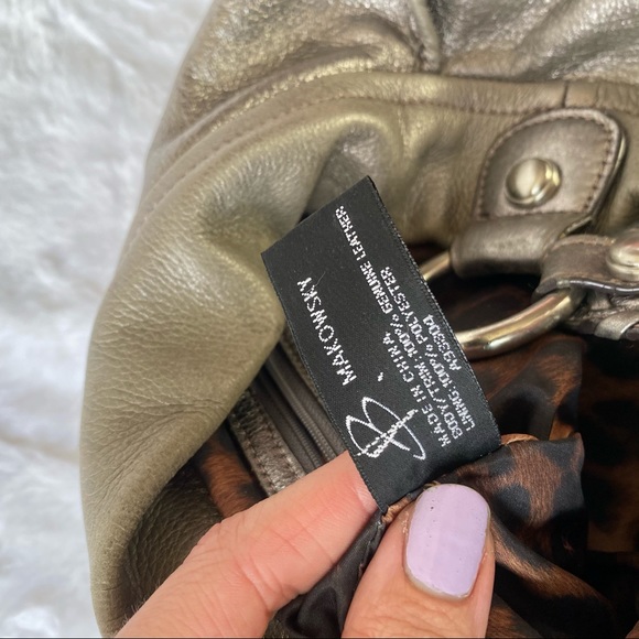 B. Makowsky 100% Leather Silver Small Shoulder Bag - Picture 13 of 14